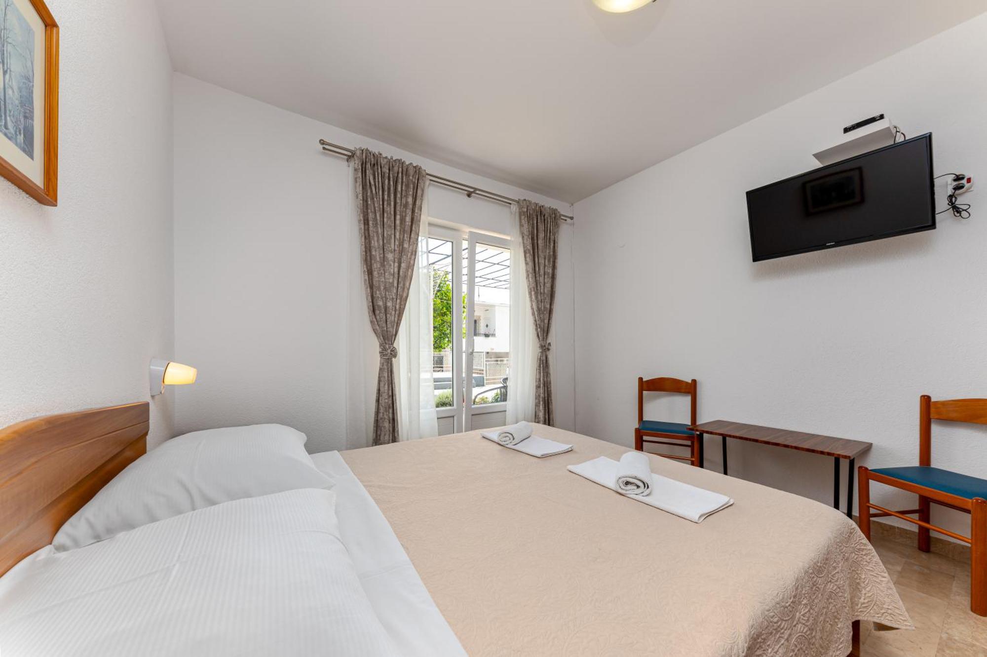 Bed And Breakfast Ivona Baska Voda Exterior photo